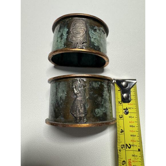 Vintage Brass Copper Napkin Rings Etched Figures Set 2 Aztec Motif Patina Decor - Picture 5 of 9